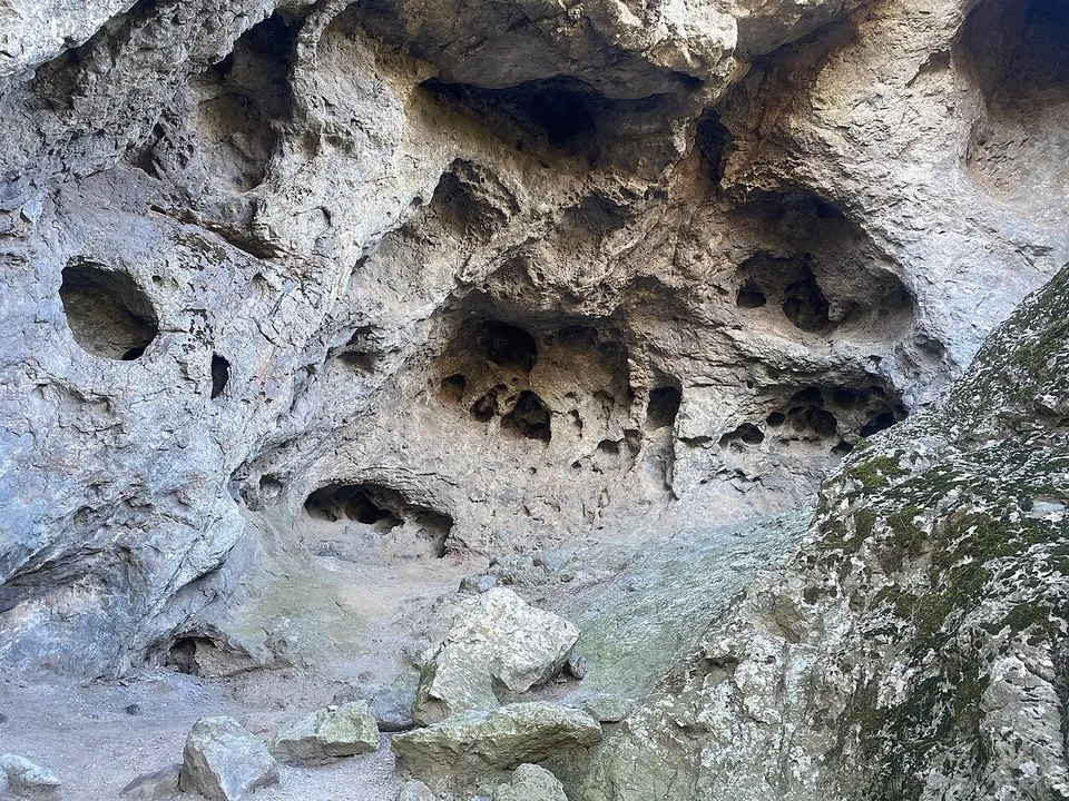 Cueva de Roque Nublo