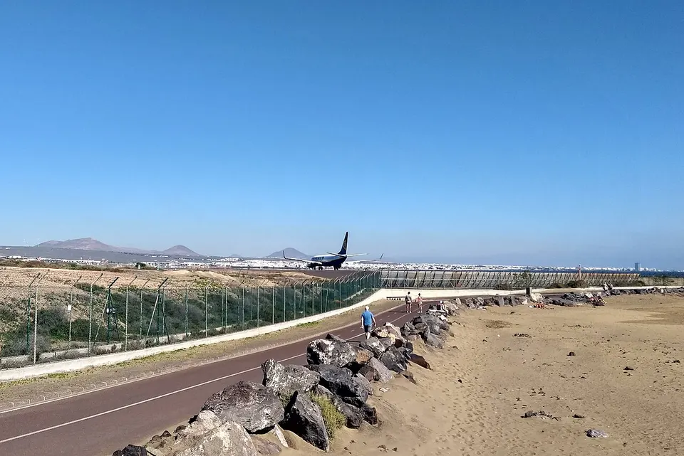 Airplane landing